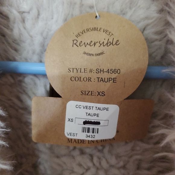 NWT CC Sherpa reversible vest - Picture 6 of 6